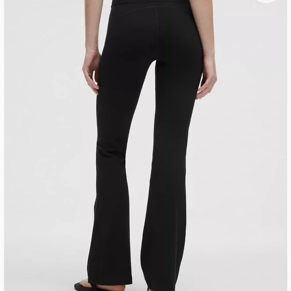 Lulu lemon align flares - Picture 5 of 5